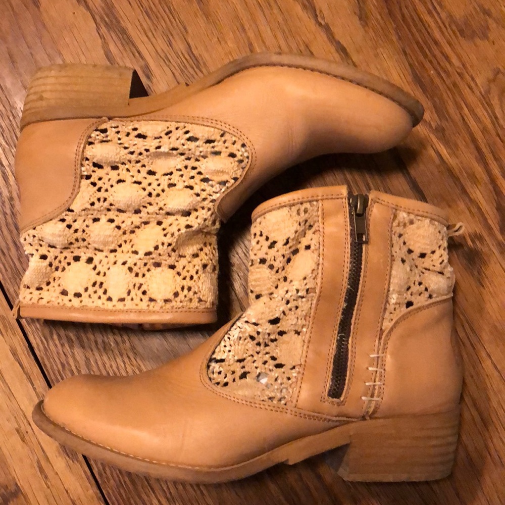 Musse & Cloud tan leather/crochet ankle boots